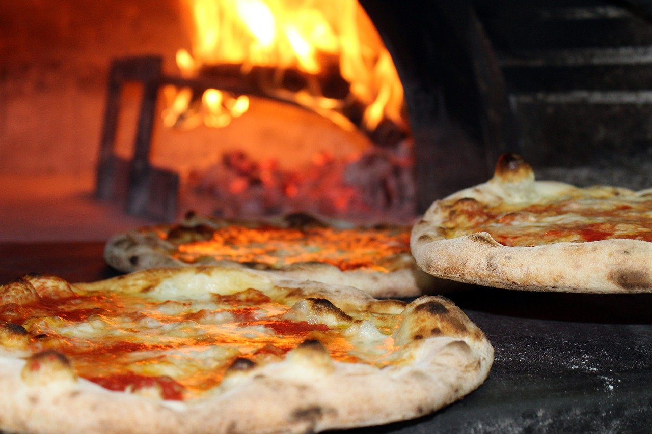 Pizza aus dem Steinofen